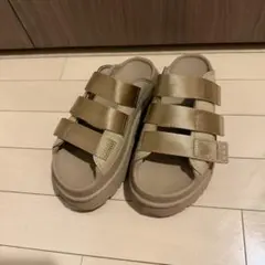 UGG GOLDENGLOW SLIDE ゴールデングロウ スライド ブラウンのサムネイル