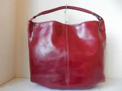 本革☆クロシェット代官山☆A4対応☆レザーショルダーバッグ　レッド