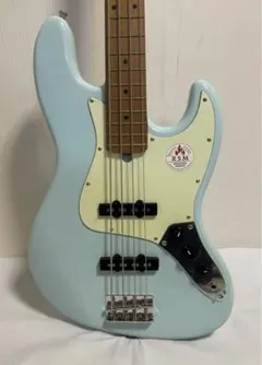 バッカス　ユニバース　フレットレスジャズベース　リフィニッシュ　そこそこ美中古品 Bacchus Handmade Series Venus 5 Fretless 税込販売価格