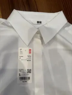 ユニクロ　白ブラウス　レーヨン　S 試着程度