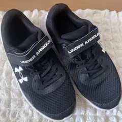 UNDER ARMOUR ブラック スニーカー　21cm