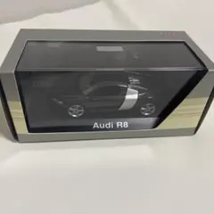 アウディ　Ｒ８　ブラック　ミニカー　１：４３のサムネイル