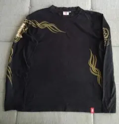 爆裂爛漫娘(B-R-M)　 ロングTシャツ　黒の長袖カットソー 金色の模様　和柄のサムネイル