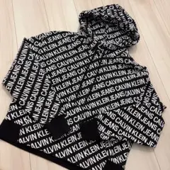 Calvin Klein Jeans 総柄ロゴ パーカー ブラックのサムネイル