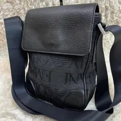 【美品】エンポリオアルマーニ　ショルダーバッグ　テスートマクロロゴ　レザー　革のサムネイル