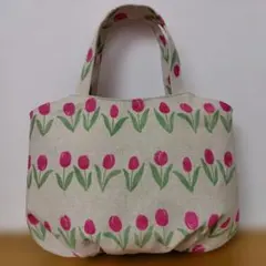底タック入りぷっくりトートバッグ　チューリップ柄　ハンドメイド