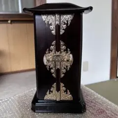 셰프 미니 불교 제단 간판 불교 식기 보관 목재 불교 제단 불교 식기 용품