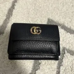 ブラックレザー三つ折り財布 GGロゴ付き