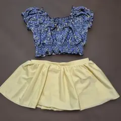 青花柄フリルと黄色フレアスカート　水着　セパレート　130