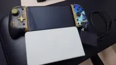 Nintendo switch本体（有機ELモデル）携帯モードHORIコン付き