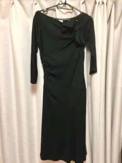 秋冬物 DVF 黒のシンプルなワンピース ドレス