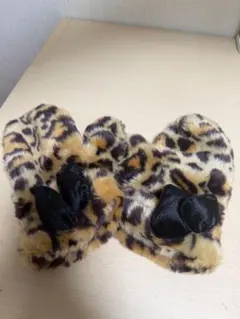 ヒョウ柄ファーミトン リボン付き