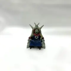 ドラゴンボール フィギュア ピッコロ大魔王 椅子付き ハイクオリティキーホルダー