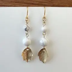 天然石 マグネサイト リーフピアス ステンレスフック ゴールドピアス