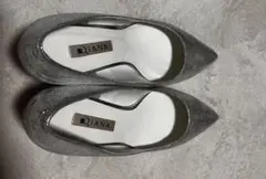 DIANA シルバー ポインテッドトゥ パンプス