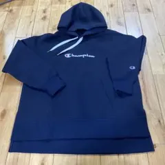 値下げ　新品、Champion ネイビー パーカー Lサイズ