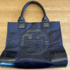 Tory Burch トリーバーチ ブラック エナメルトートバッグ A4