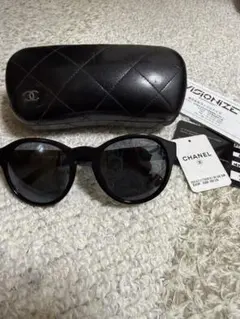 CHANEL サングラス ブラックのサムネイル
