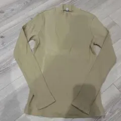 ベージュ リブニット 長袖 ハイネック　リブハイネックT ユニクロ　ベージュ　M