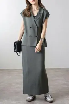 【新品・タグ付】ラペルカラーニットベスト×バックスリットニットスカート