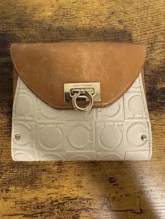 Salvatore Ferragamo 二つ折り財布 ガンチーニ フェラガモのサムネイル