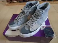 nike sb zoom blazer mid ライトブルー　US9