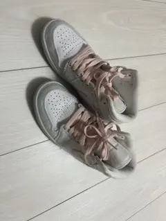 ウィメンズ エアジョーダン 1 ミッド WMNS AIR