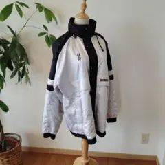 MIZNO SUPER STAR ウインドブレーカー　サイズ不明　白·黒