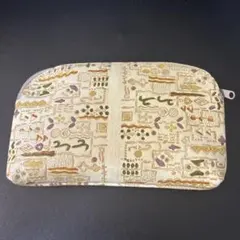幾何学模様刺繍ポーチ クリーム色 約20cm x 13cm