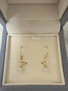 ジュエリーTSUTSUMI K10イエローゴールド　蝶モチーフ　ピアス