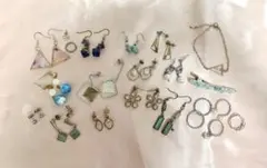 ピアス13組、ブレスレット1点、リング5点、髪留め1点 アクセサリーまとめ売り