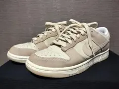 NIKE Dunk Low 베이지 스웨이드 스니커즈