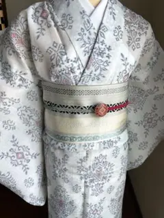サマーウール着物　単衣小紋　白にグレーのアールヌーボー❤️モダン　未使用のサムネイル