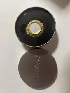Titleist タイトリスト ゴルフマーカー ゴールドカラー 缶容器付きのサムネイル