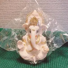 ガネーシャ 置物 乳白色 (夢を叶えるゾウ、ヒンドゥー教、歓喜天、聖天)