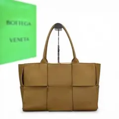 BOTTEGAVENETA ボッテガべネタ バッグ アルコ ミディアム　トートのサムネイル