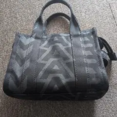 MARC JACOBS マークジェイコブス モノグラム　ミニトートバッグ