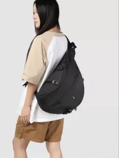 大容量 バッグ 黒 ボディバッグ ブラック ショルダーバッグ リュック