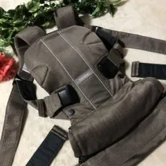 美品　ベビービョルン　抱っこ紐　メッシュ　ライトブラウン　人気カラー　説明書付き