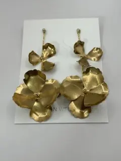 結婚式　前撮り　ANNANWNDDING　大ぶりのお花モチーフ　ピアス