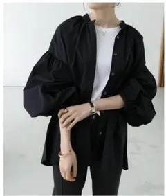 美品　ブラック バルーンスリーブ シャツ Mサイズ