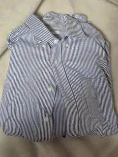 青と白のストライプ ボタンダウンシャツ