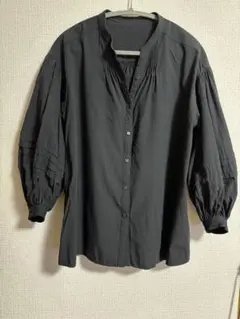 黒 バルーン袖 シャツ