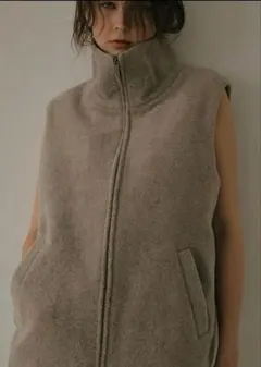 ETRE TOKYO メルトンフリースベスト（ベージュ） ETRE TOKYO（エトレトウキョウ）の「【再入荷！】メルトン