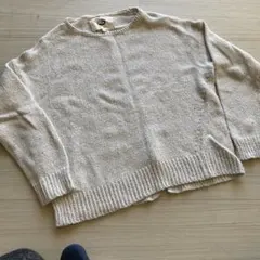 ONIGIRI ベージュ ニット長袖セーター