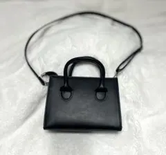 ブラック ショルダーバッグ