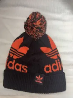 adidas ニット帽 ビーニー ポンポン付き