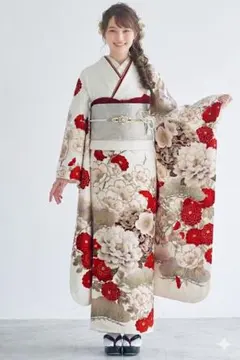 ◾️豪華 白地に赤絞り 笹菊紋 古典柄 振袖一式 成人式 - メルカリ
