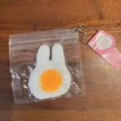 目玉焼き スクイーズ キーホルダー うさぎ型