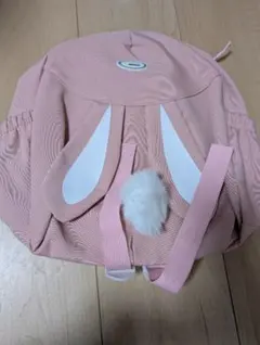 ウサギの耳付きピンクリュック